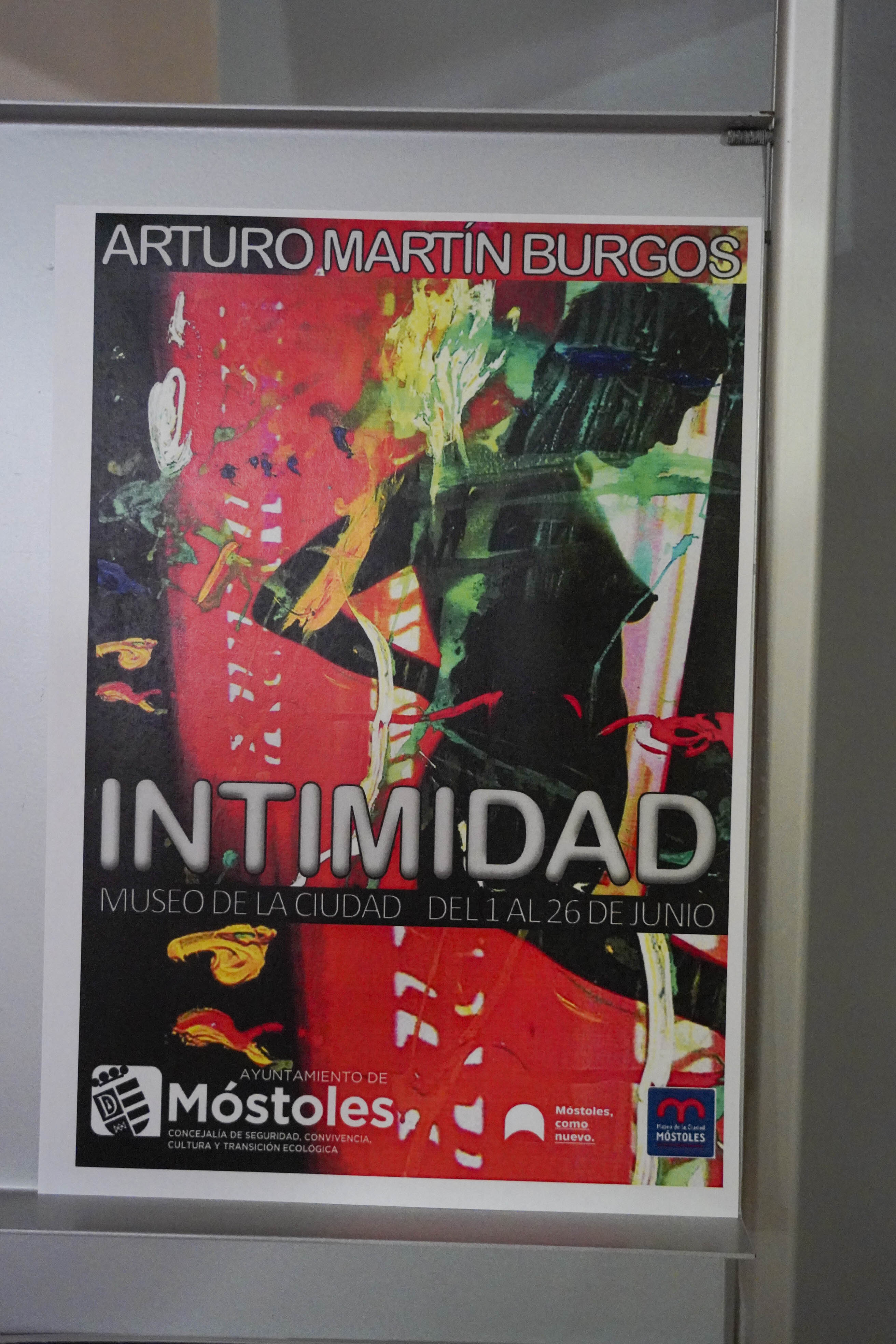 Texto Alternativo: El pintor y escenógrafo Arturo Martín Burgos presenta la exposición Intimidad en el Museo de la Ciudad