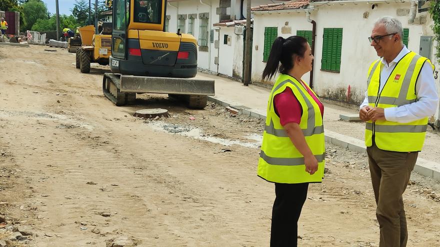 Texto Alternativo: La Comunidad de Madrid finaliza las obras de urbanización de varias calles en Navacerrada para evitar inundaciones y mejorar la accesibilidad