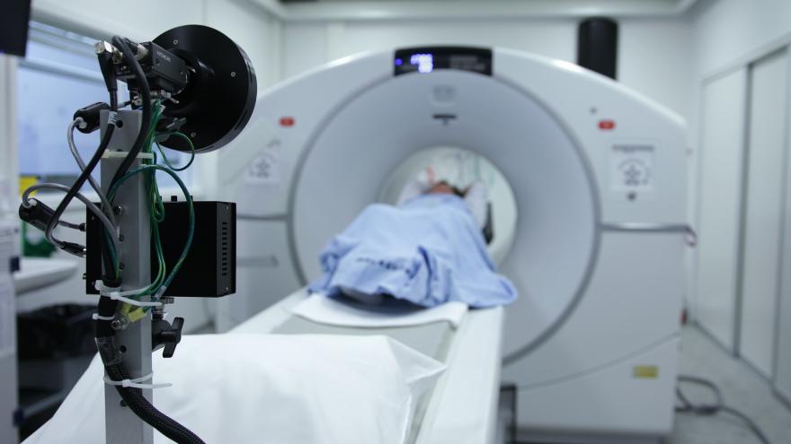 Texto Alternativo: El Hospital de La Princesa recicla el contraste yodado de las pruebas de imagen como medida de sostenibilidad