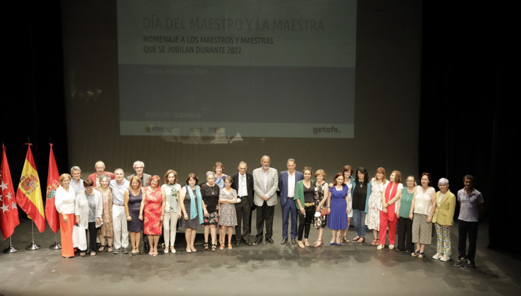 Texto Alternativo: Getafe homenajea a 27 maestros y maestras que se jubilan este curso