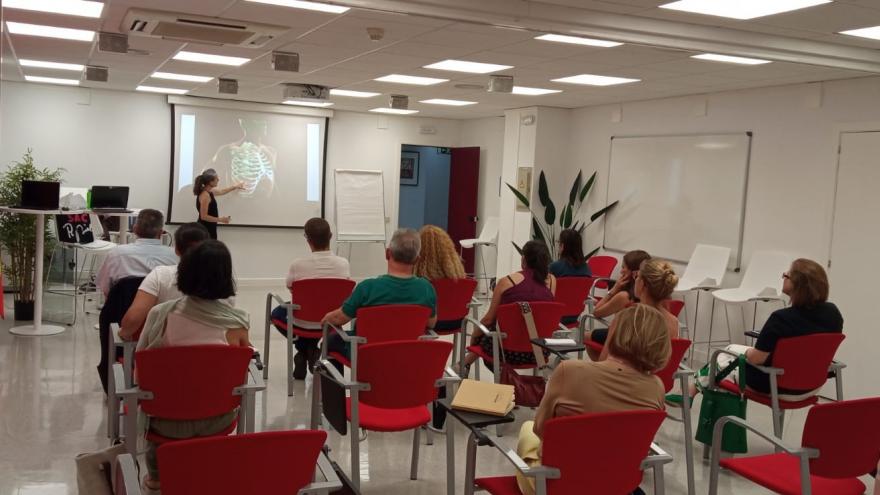 Texto Alternativo: El IRSST imparte un taller dedicado a los profesionales cuya herramienta de trabajo es la voz