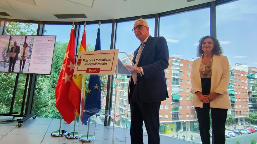 Texto Alternativo: La Comunidad de Madrid crea un programa de formación en prácticas en materia de digitalización para estudiantes universitarios