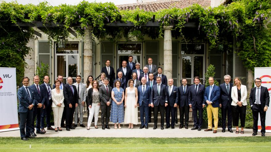 Texto Alternativo: Díaz Ayuso insta ante multinacionales de España a ser “firmes” frente a movimientos políticos que puedan “espantar” la inversión
