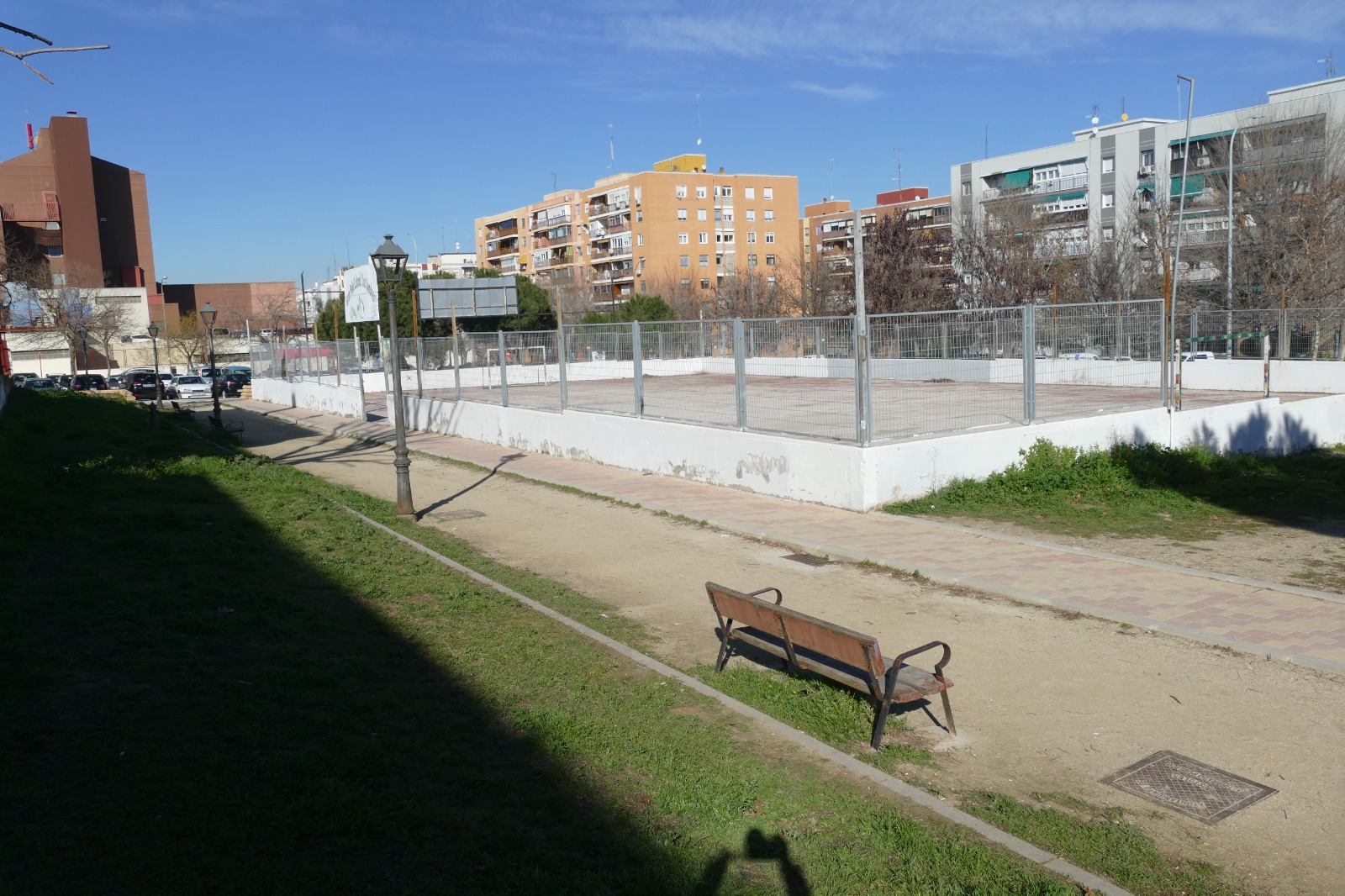 Texto Alternativo: El Gobierno de Móstoles rehabilitará las pistas deportivas, lúdicas y de recreo de Las Cumbres y la calle Granada