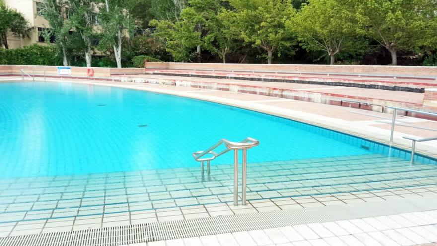 Texto Alternativo: La Comunidad de Madrid abre este viernes 24 de junio la piscina pública de verano del Centro de Natación M-86