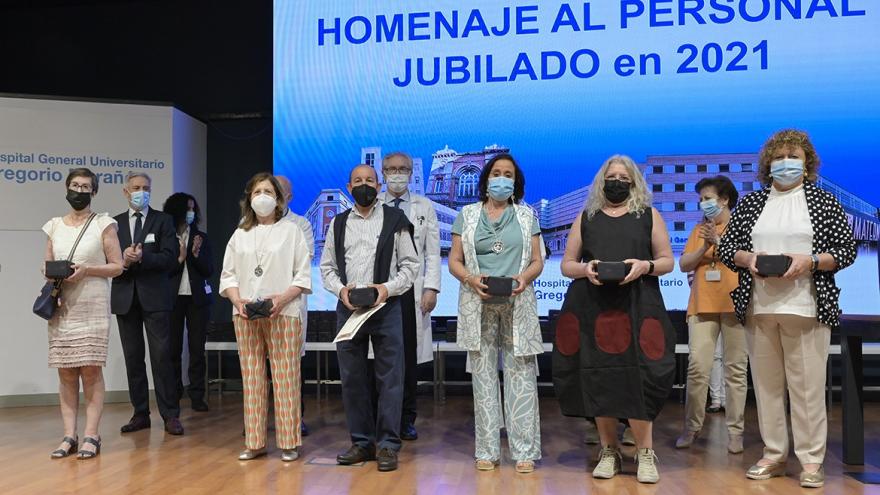 Texto Alternativo: Emotivo homenaje en el Hospital Gregorio Marañón al personal jubilado durante el pasado año