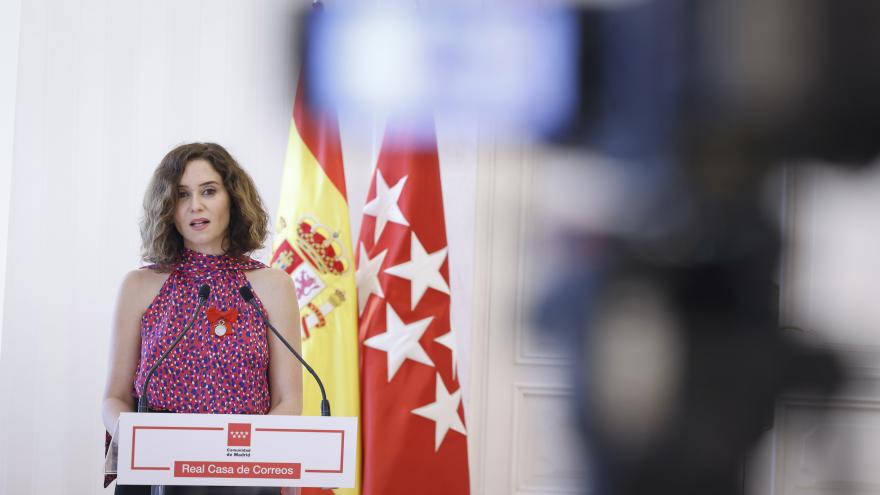 Texto Alternativo: Díaz Ayuso, nombrada socia de honor de la Sociedad Filantrópica de Milicianos Nacionales Veteranos