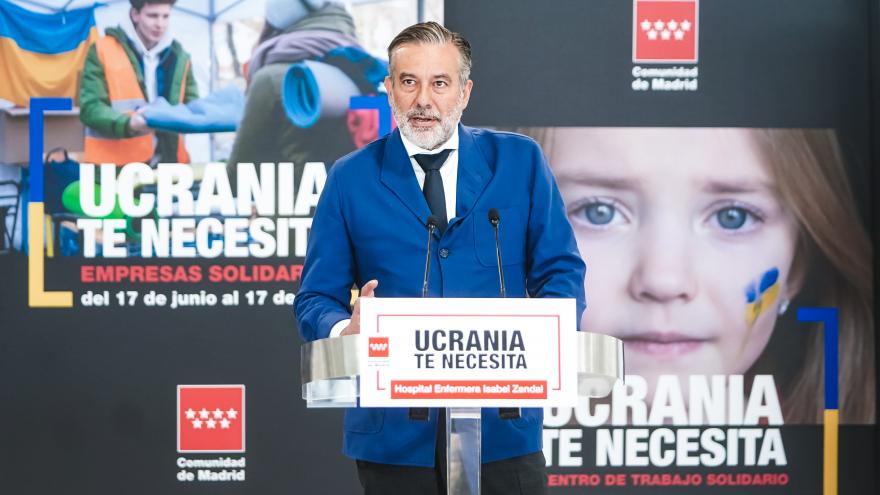 Texto Alternativo: La Comunidad de Madrid refuerza sus iniciativas solidarias con Ucrania con un convenio de colaboración con la Fundación CEOE y CEIM