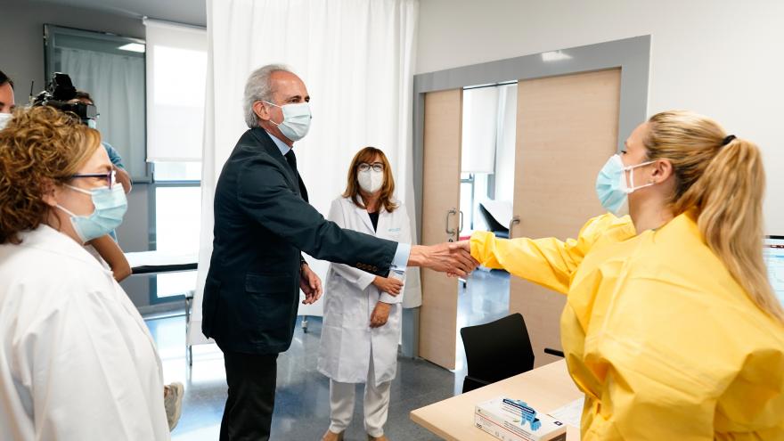 Texto Alternativo: La Comunidad de Madrid abre un nuevo centro de salud público en Arroyomolinos con casi un 40% más de plantilla