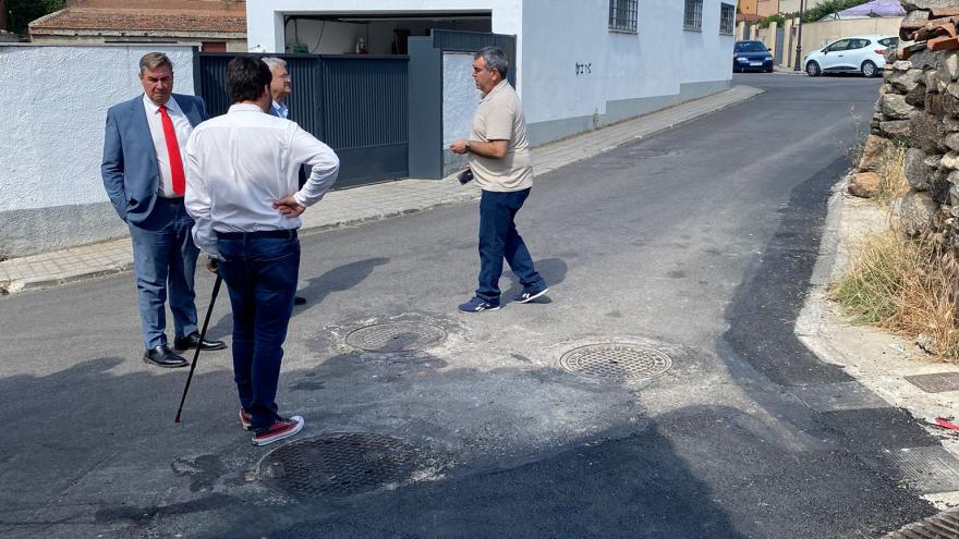 Texto Alternativo: La Comunidad de Madrid invierte en la mejora del alumbrado público y el asfaltado de Bustarviejo