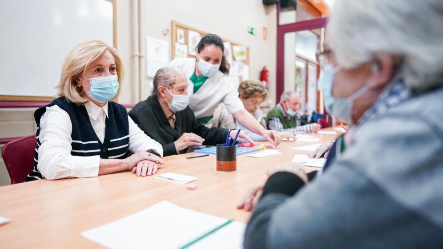 Texto Alternativo: La Comunidad de Madrid invierte más de 150 millones de euros para la atención especializada a mayores dependientes