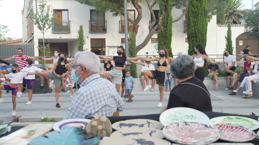 Texto Alternativo: La Comunidad de Madrid lleva este verano el arte contemporáneo a las plazas públicas de las once Villas de la región