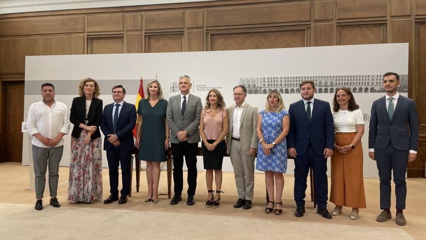 Texto Alternativo: La Comunidad de Madrid colaborará con 17 municipios para rehabilitar más de 2.300 viviendas y mejorar sus barrios