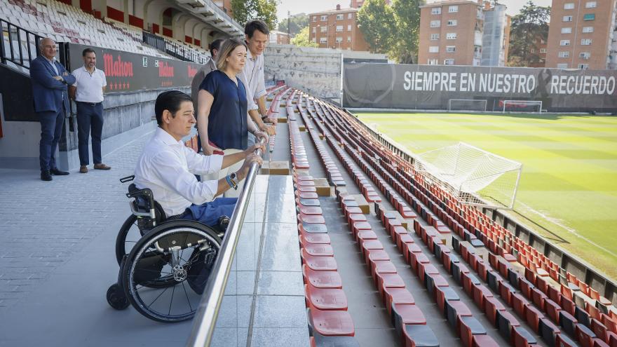 Texto Alternativo: La Comunidad de Madrid concluye las obras de la tribuna del Estadio de Vallecas en la avenida de la Albufera