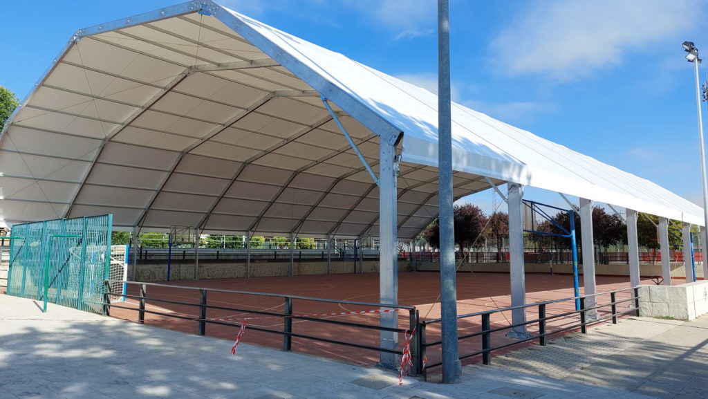 Texto Alternativo: Getafe cubre varias pistas del polideportivo Juan de la Cierva