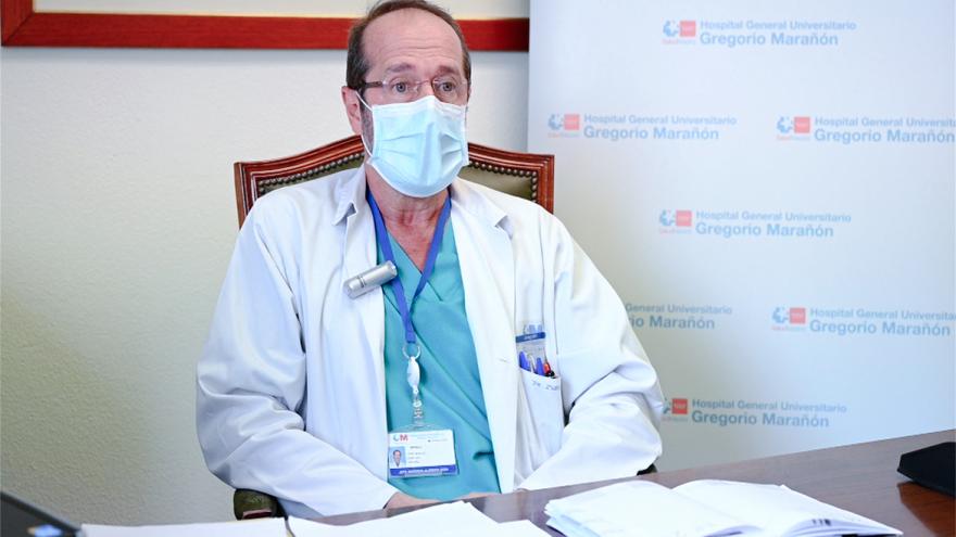Texto Alternativo: El jefe de Alergología del Hospital Gregorio Marañón, miembro de la Comisión de Inmunología de la Agencia Europea del Medicamento