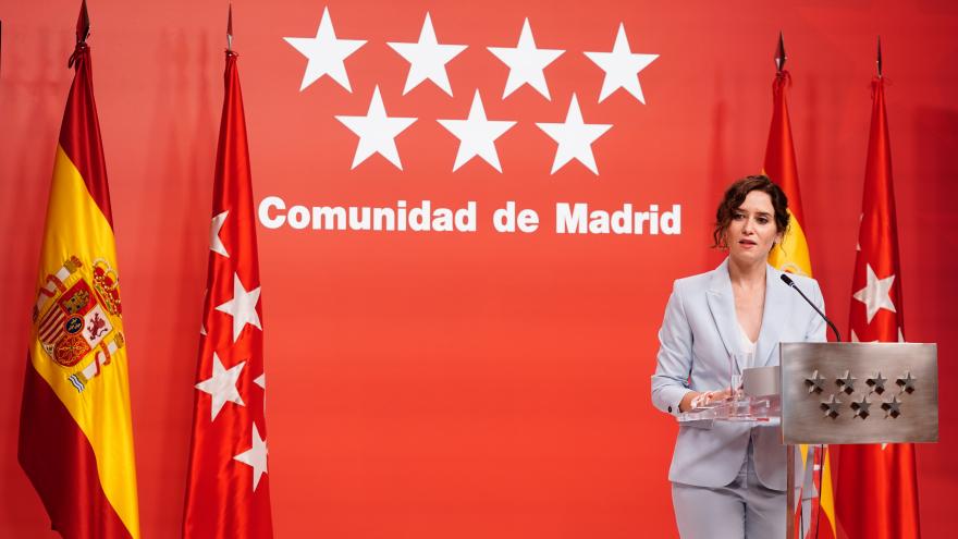 Texto Alternativo: Díaz Ayuso avanza que el curso escolar en Madrid arranca con un récord histórico de ayudas, hasta los 226 millones, y 609.000 beneficiarios