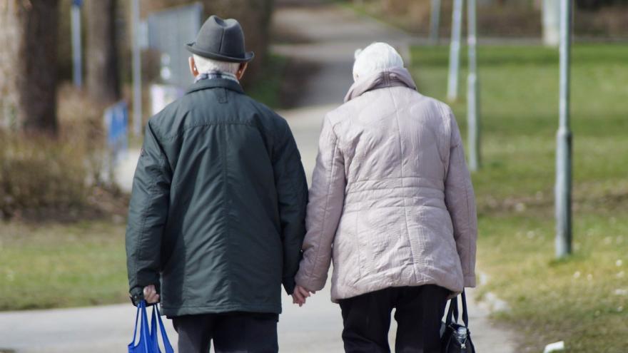 Texto Alternativo: Sanidad elabora propuestas de sensibilización para celebrar el Día de las Personas de Edad