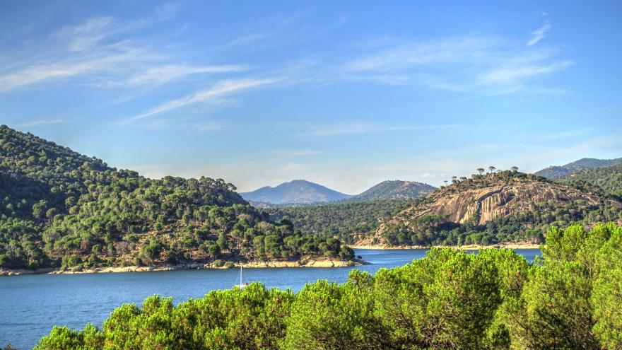 Texto Alternativo: La Comunidad de Madrid realizó este verano un 50% más de intervenciones que el año pasado en las zonas de baño del pantano de San Juan