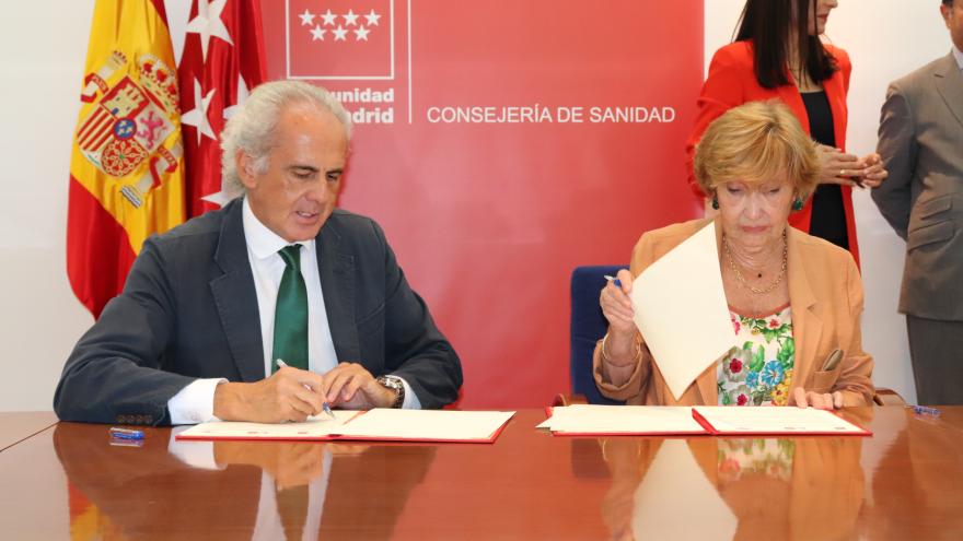 Texto Alternativo: La Comunidad de Madrid firma un convenio para facilitar el acompañamiento de mujeres víctimas de trata en los Centros de Salud