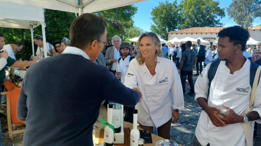 Texto Alternativo: La Comunidad de Madrid el Gobierno de la Comunidad de Madrid presenta una veintena de productos locales a 200 chefs de España