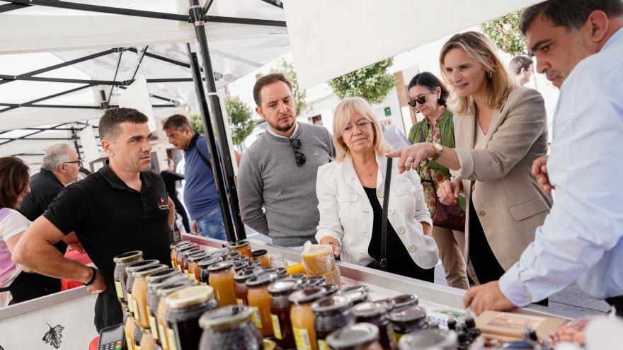 Texto Alternativo: La Comunidad de Madrid celebra el X aniversario del mercado itinerante para la promoción de alimentos locales