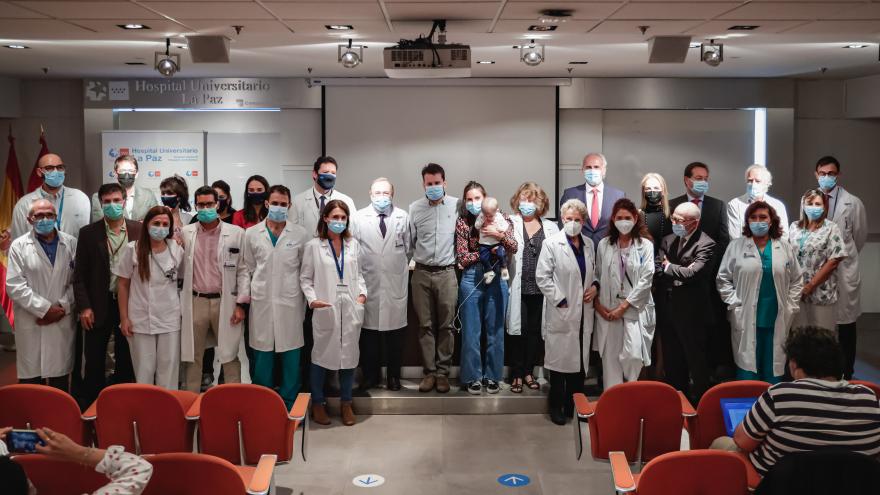Texto Alternativo: El Hospital público La Paz de la Comunidad de Madrid realiza el primer trasplante de intestino del mundo tras donación en asistolia