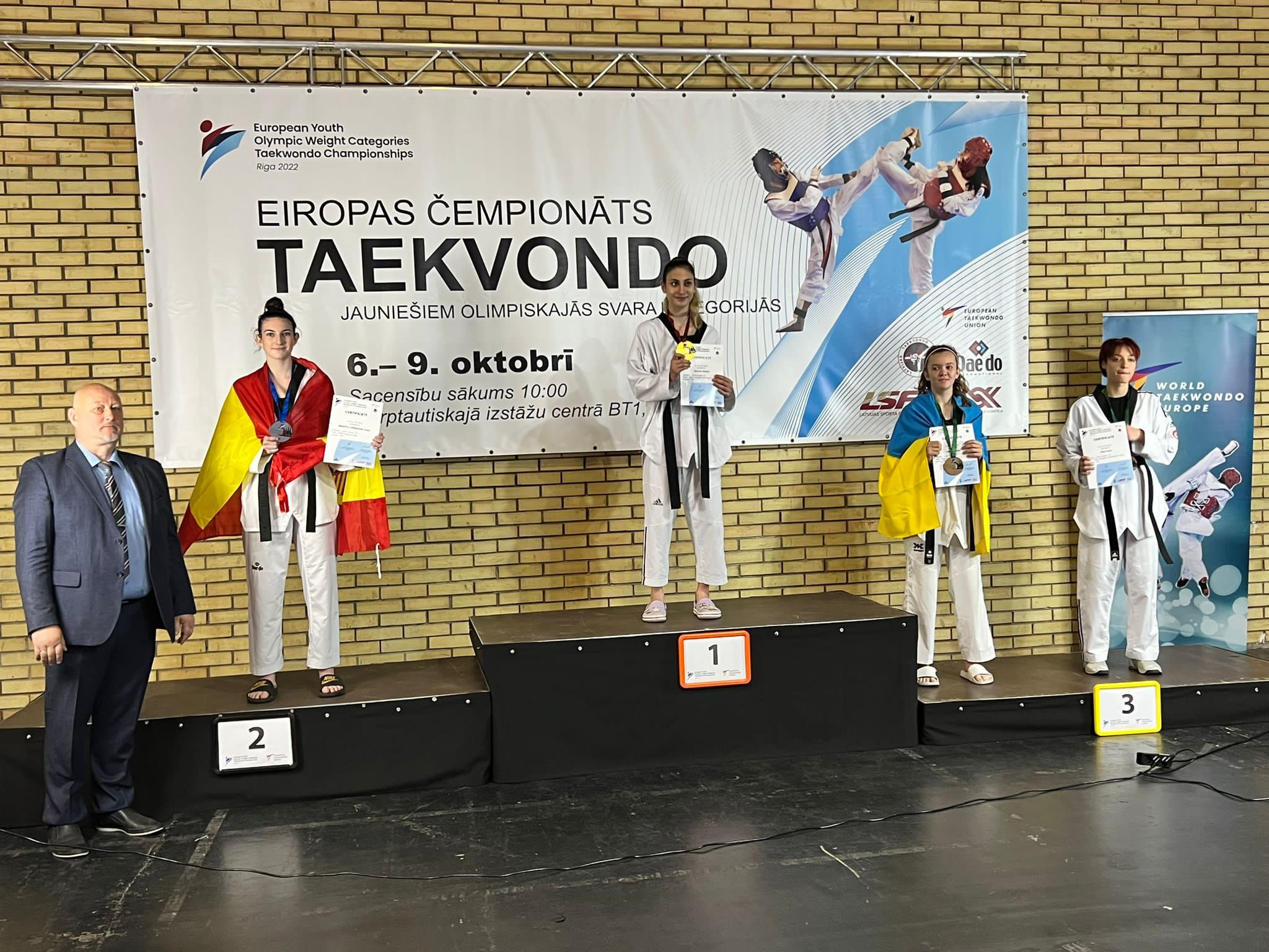 Texto Alternativo: La mostoleña Irene Maroto Corredor, Subcampeona de Europa Junior de Taekwondo