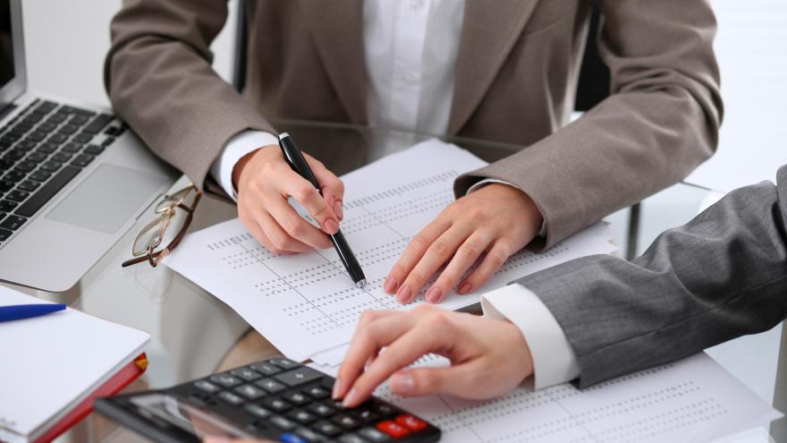 Texto Alternativo: La Comunidad de Madrid aprueba la deflactación del IRPF que permitirá ahorrar a los contribuyentes 200 millones y beneficiará especialmente a las rentas más bajas