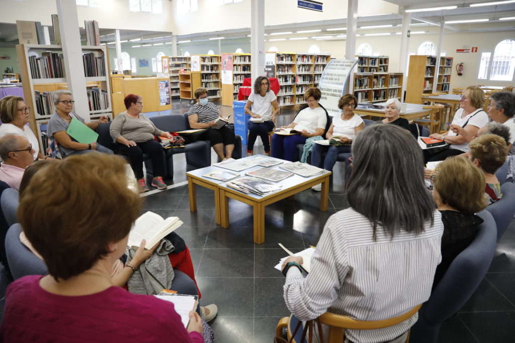 Texto Alternativo: 445 vecinos siguen aprendiendo con la Educación de Adultos