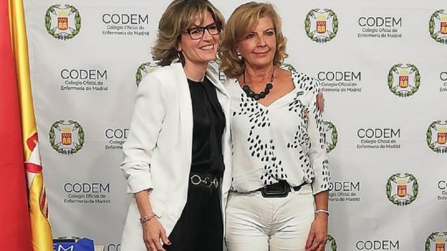 Texto Alternativo: María Jesús Calvo, enfermera de la Gerencia de Atención Primaria, distinguida por el CODEM con la Cruz de Enfermería al Mérito Colegial
