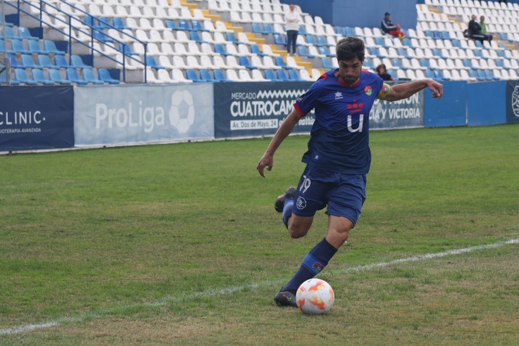 Texto Alternativo: El CD Móstoles sufre su primera derrota como local al caer 0-1 ante el Getafe B