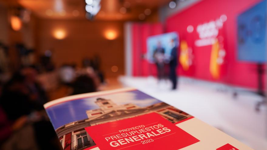 Texto Alternativo: La Comunidad de Madrid aprueba los Presupuestos de 2023, que alcanzan los 25.738 millones (+11,7%) con una inversión histórica en Sanidad y Educación