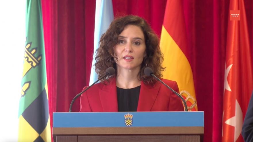 Texto Alternativo: Díaz Ayuso reconoce en Galicia la figura de Isabel Zendal: “Las administraciones estamos en deuda con personas que han aportado tanto a la humanidad”