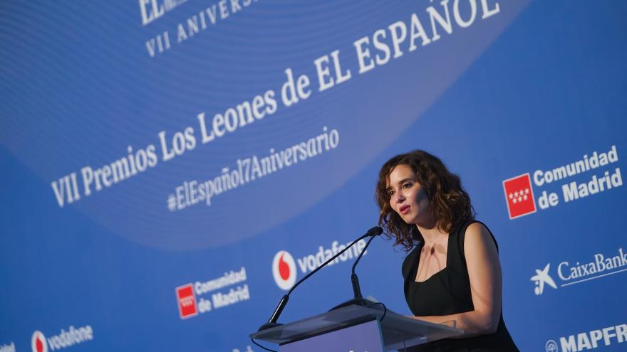 Texto Alternativo: Díaz Ayuso reivindica el cuidado de la democracia y el de las instituciones para que no estén sumidas en “un continuo proceso de carcoma”