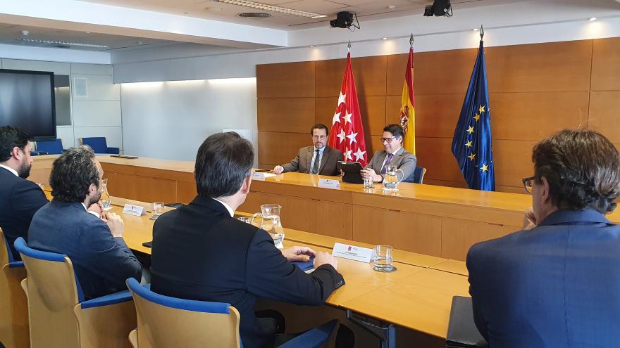 Texto Alternativo: La Comunidad de Madrid obtiene el respaldo del Banco Europeo de Inversiones para financiar la ampliación de la Línea 11 de Metro