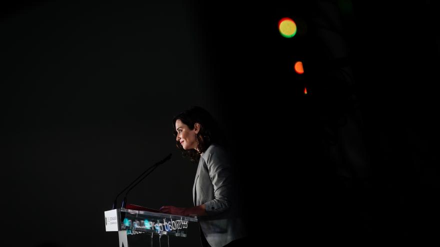 Texto Alternativo: Díaz Ayuso da la bienvenida al nuevo centro adscrito a la Universidad de Deusto en Madrid que amplía la oferta en Educación Superior
