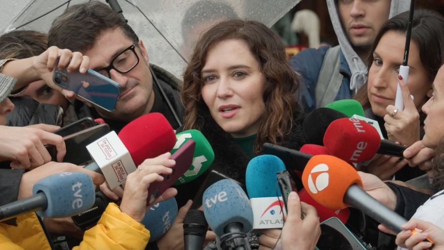 Texto Alternativo: Díaz Ayuso pide a la Virgen de la Almudena acompañar a las personas con dificultades y que haya “convivencia, salud, unidad y prosperidad”