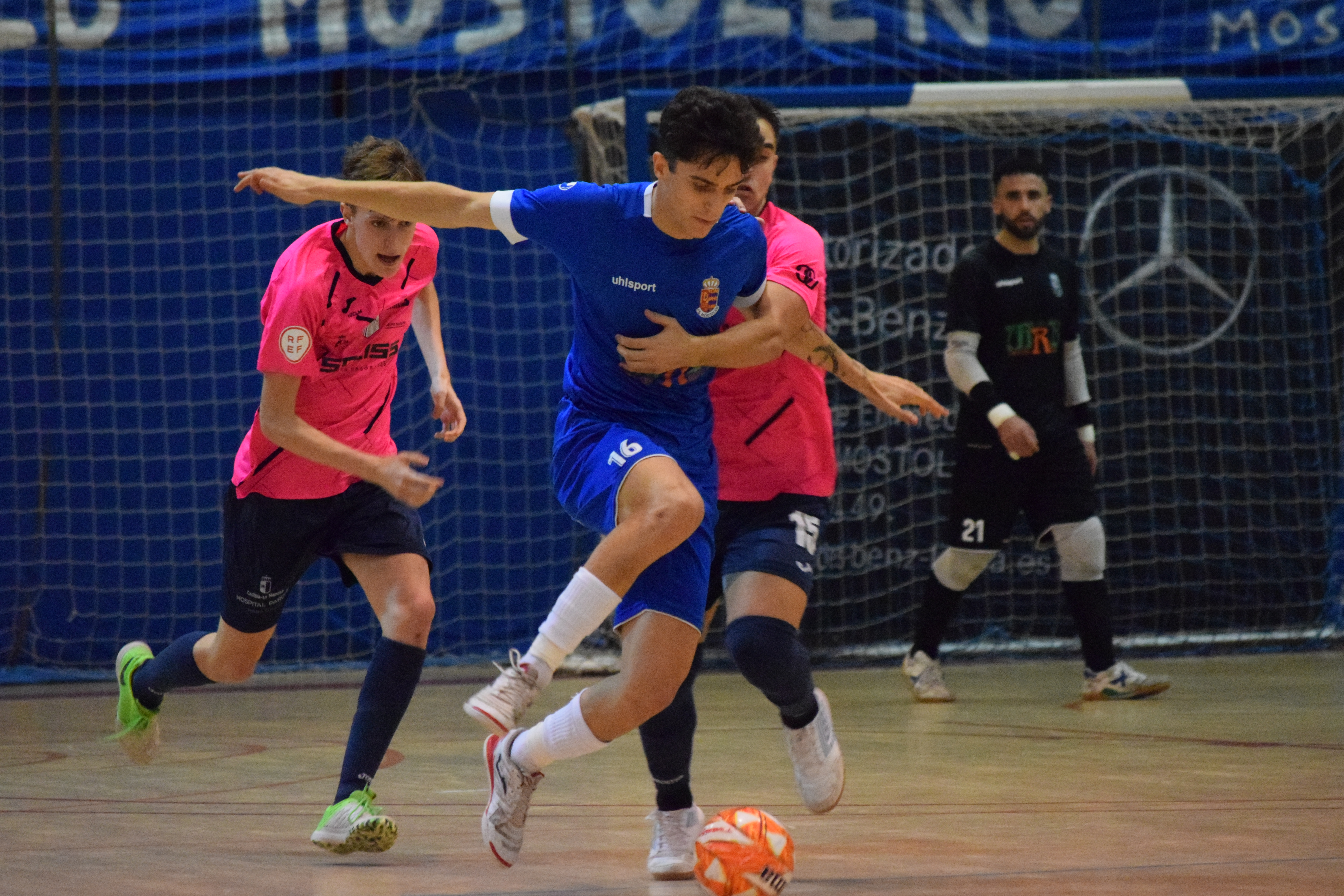 Texto Alternativo: El FS Móstoles vence 2-3 en la cancha del UD Rena FS