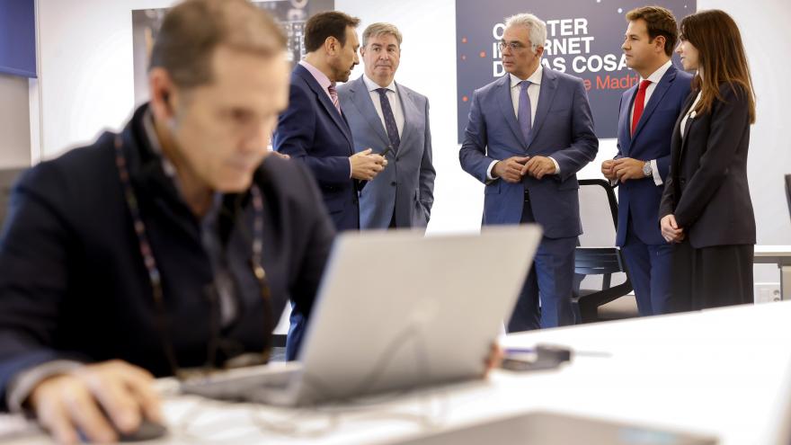 Texto Alternativo: La Comunidad inaugura en Las Rozas de Madrid la sede del clúster de Internet de las Cosas