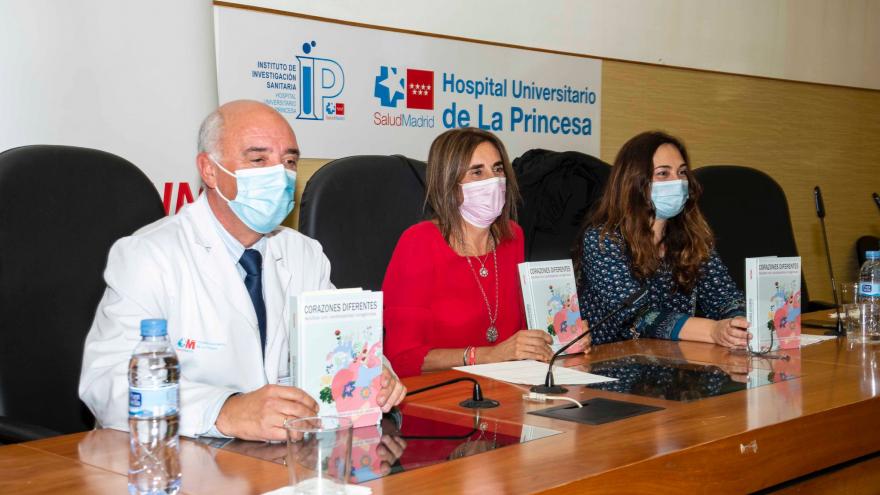 Texto Alternativo: El Hospital de La Princesa acoge la la Comunidad de Madrid presentación del libro