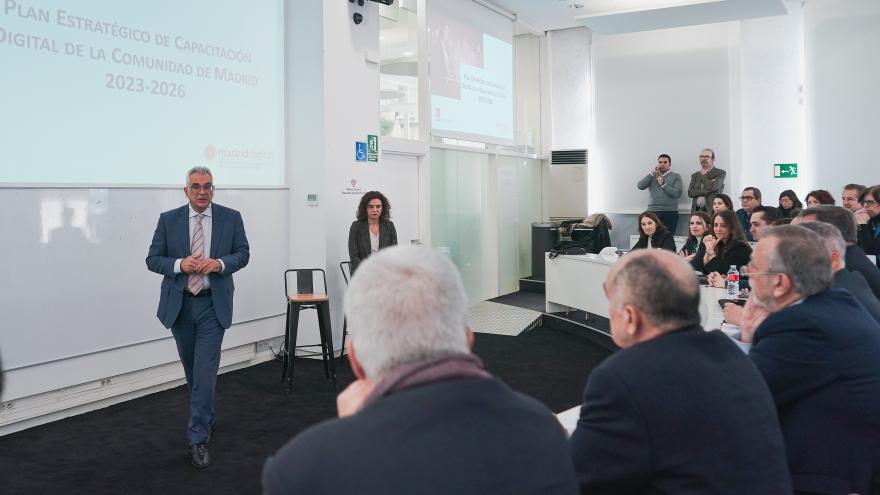Texto Alternativo: La Comunidad incluirá a las entidades locales de menos de 20.000 habitantes en los planes de formación de Madrid Digital