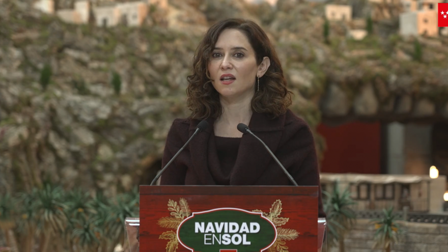 Texto Alternativo: Díaz Ayuso inaugura el tradicional Belén de la Real Casa de Correos con un “pacto por la Navidad” recuperando la cultura religiosa
