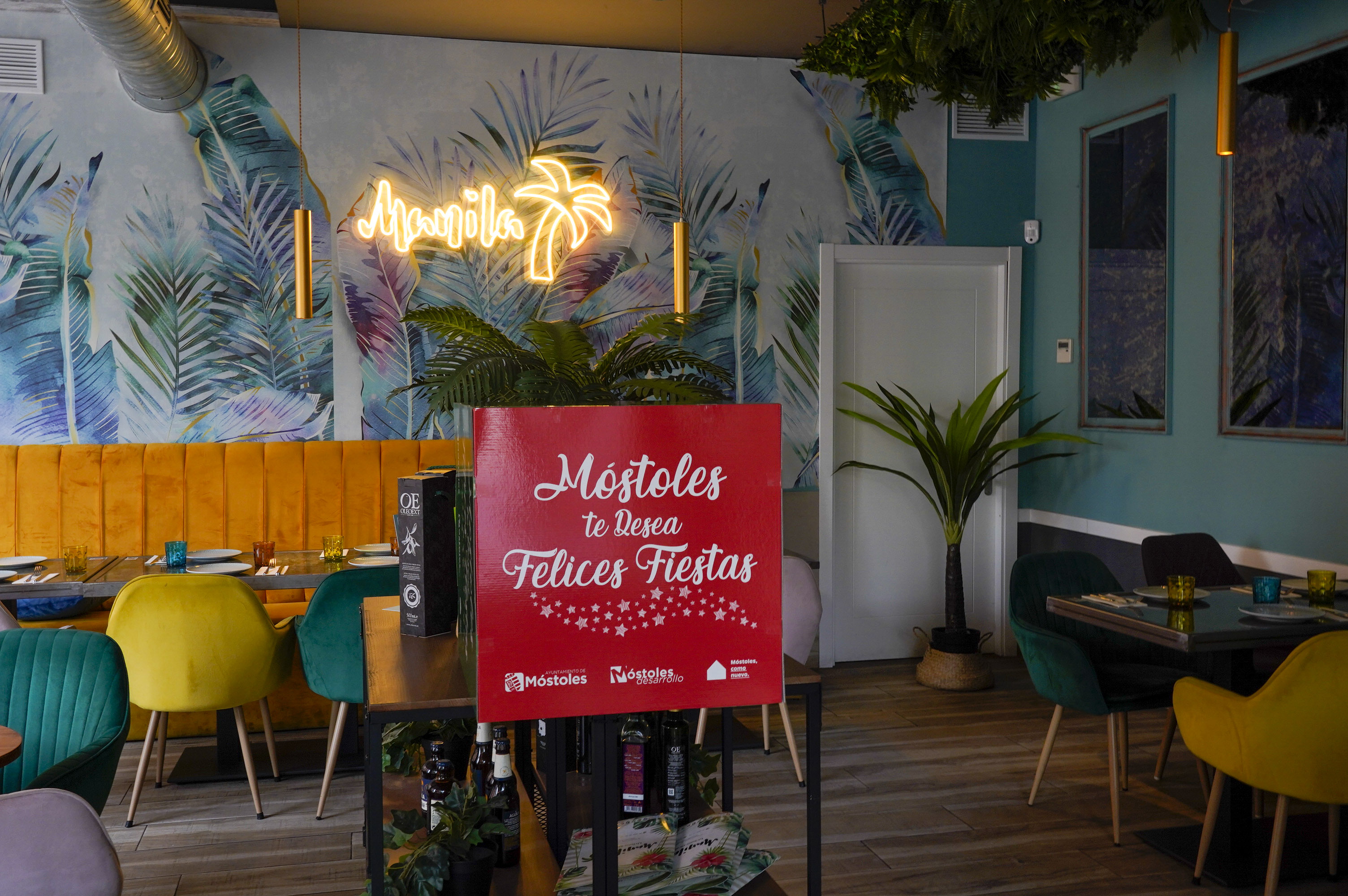 Texto Alternativo: Compra en Móstoles y gana descuentos y cheques regalo con la campaña municipal La magia de la Navidad está en tu barrio