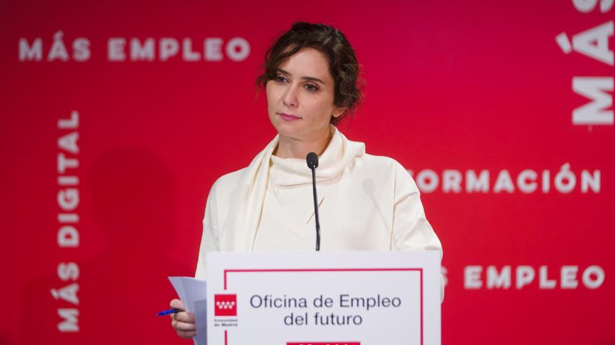 Texto Alternativo: Díaz Ayuso anuncia un nuevo sistema de atención más personalizada e innovadora en las oficinas regionales de empleo