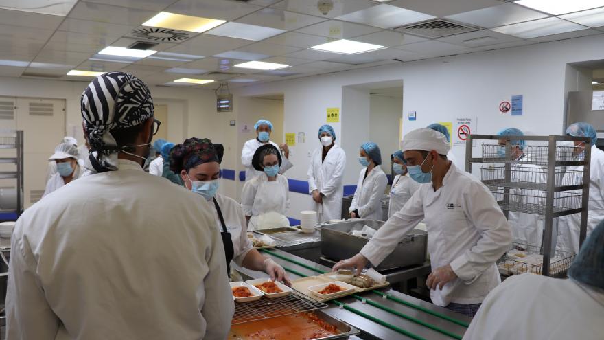 Texto Alternativo: Los hospitales públicos El Escorial, Fuenlabrada, Getafe y Virgen de la Poveda, finalistas del concurso de cocina navideña Estrella Princesa