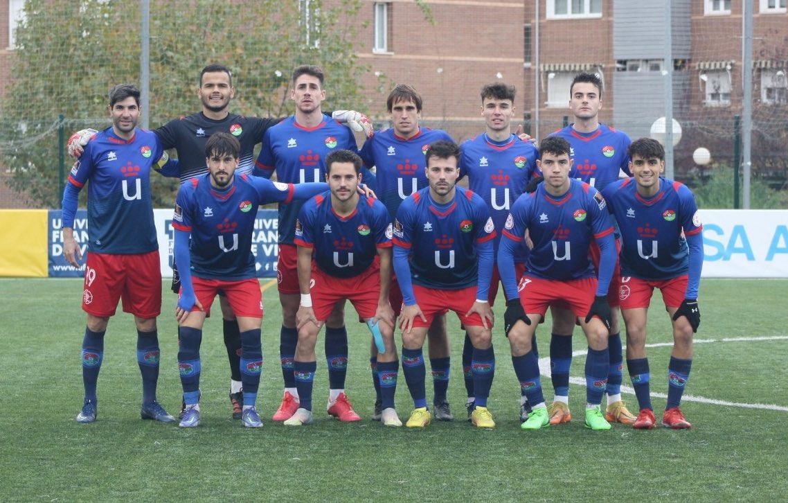 Texto Alternativo: El CD Móstoles vence a domicilio y vuelve a entrar en el playoff de ascenso