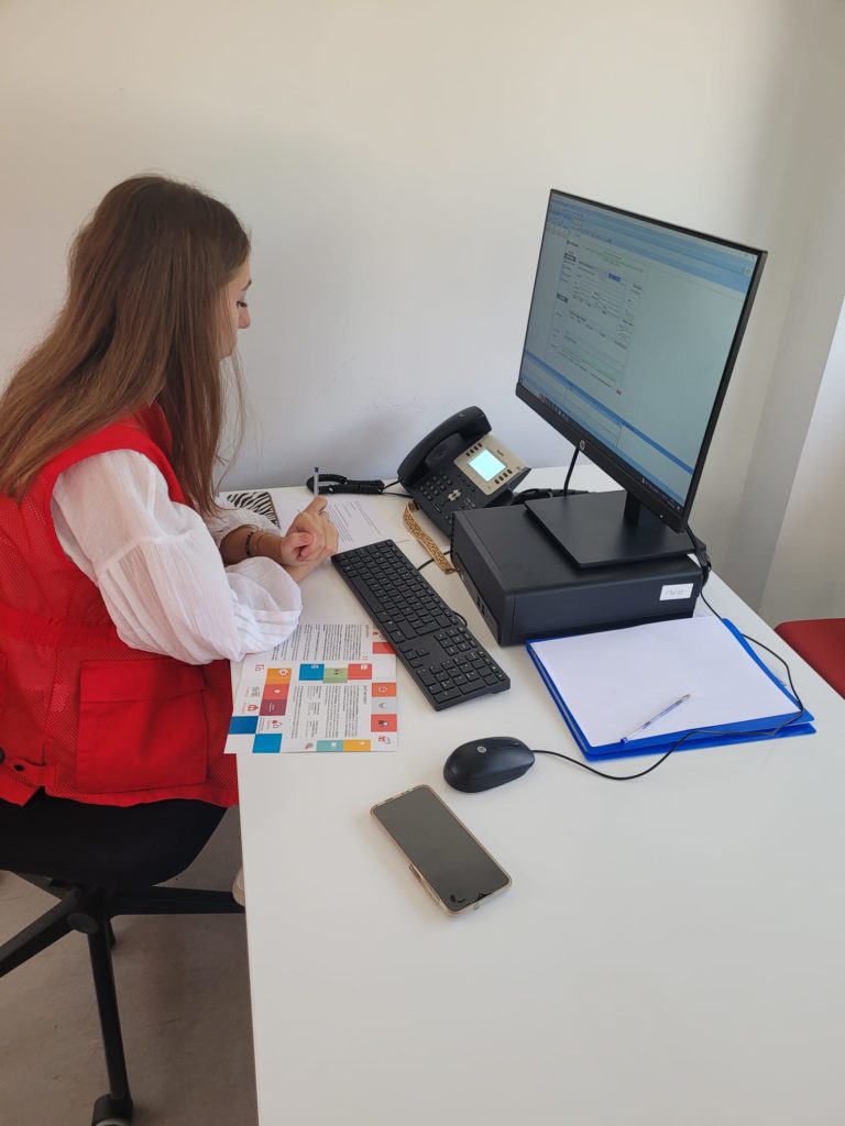 Texto Alternativo: Getafe y Cruz Roja refuerzan la entrega de kits energéticos con otros 60.000 euros