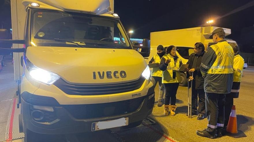 Texto Alternativo: La Comunidad de Madrid ha inspeccionado más de 77.000 vehículos de transporte de mercancías y viajeros por carretera