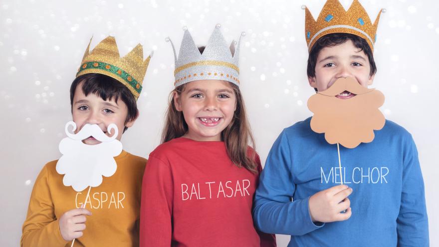 Texto Alternativo: La Comunidad de Madrid pide seguir las indicaciones de los organizadores y del personal de seguridad para disfrutar estos días de las cabalgatas de Reyes